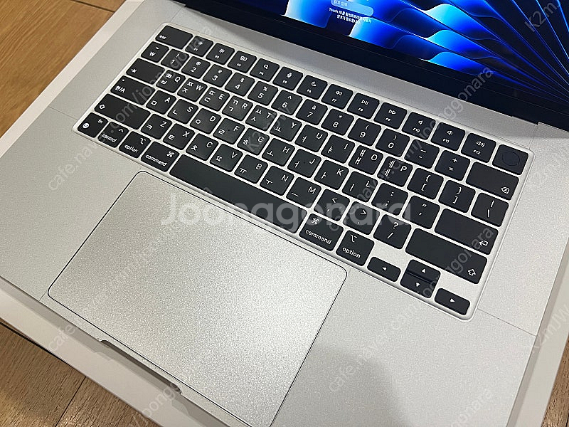 맥북에어 M2 15 256 상태 최상 전체보호필름 부착...--1
