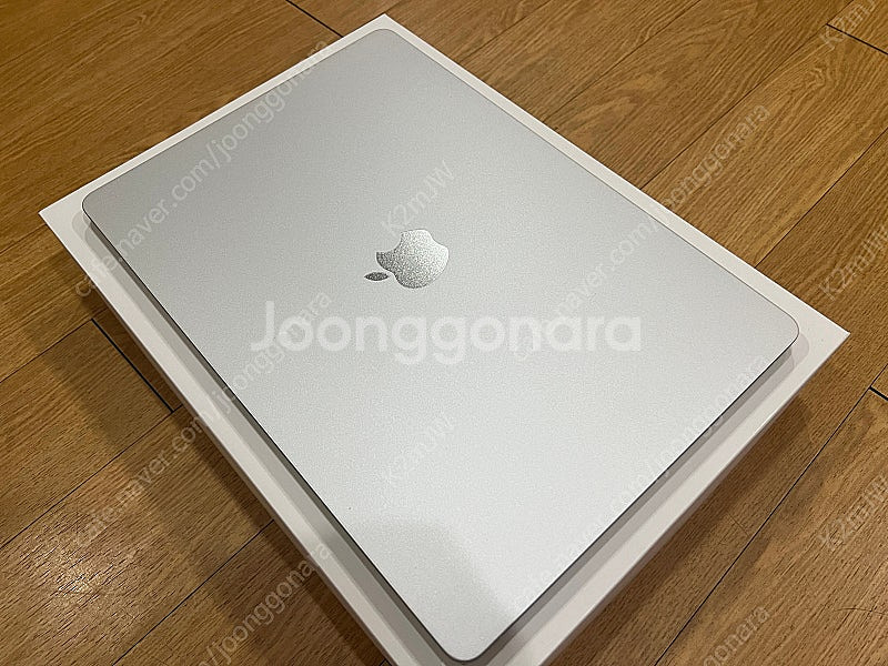 맥북에어 M2 15 256 상태 최상 전체보호필름 부착...--2