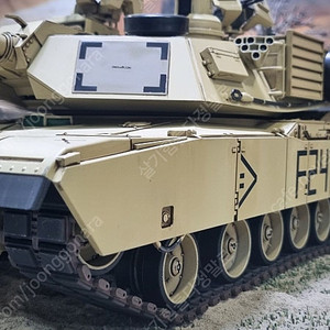 헝롱 1/16 M1A2 PRO 7.0 신형 에이브람스 도색작 판매 합니다