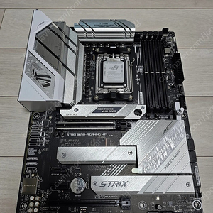 아수스 ROG STRIX B650-A WiFi AM5 메인보드 풀박스 팝니다