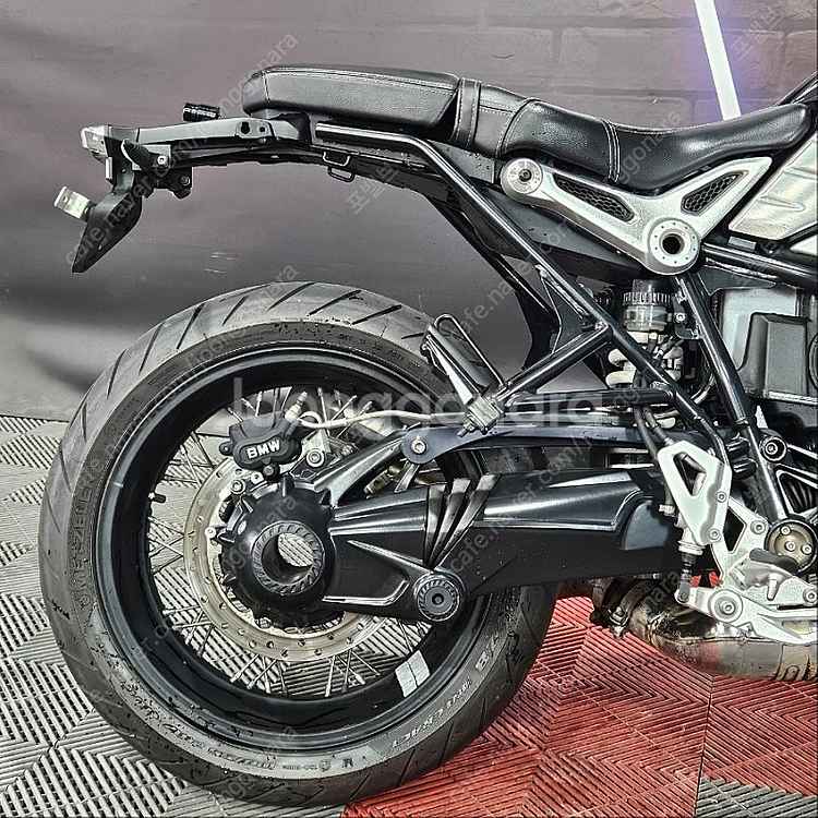 [포밸브] 20년 BMW 알나인티 노멀 : 네이키드 바...--8