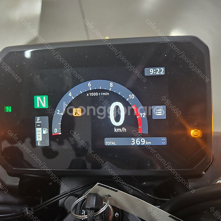 CB125R 신차급 400키로 미만 팝니다--2