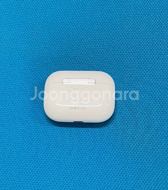 에어팟 프로 1세대 본체(철가루X) 판매합니다. (택포...--2