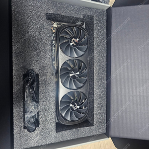 조텍 GAMING 지포스 RTX 4070 Ti SUPER Trinity Black D6X 16GB 95만에 판매합니다.