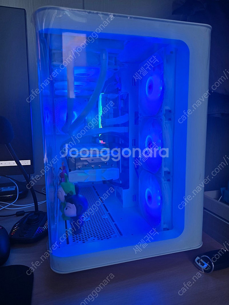 개인) 초고사양 올화이트 어항케이스 pc 팝니다--1