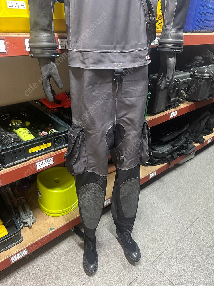 산티 이라이트 플러스 드라이슈트 판매합니다--2