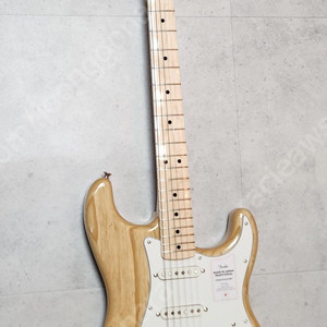 일렉기타 펜더 재팬 Traditional 70s Stratocaster 팝니다.