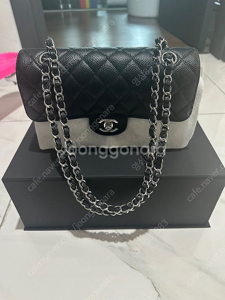 샤넬 클래식 스몰 은장 판매합니다.--0