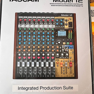 민트급 TASCAM Model 12 오디오믹서 판매 합니다. (700,000원)