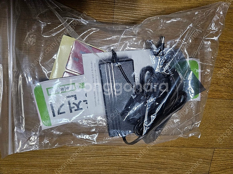 핸드폰 휴대폰 살균 충전기 4개입 완전 새것--1