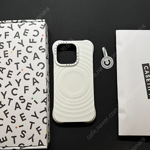 케이스티파이 리플케이스 화이트 (아이폰 15 프로) / CASETiFY Ripple Case White (iPhone 15 Pro) 팝니다.