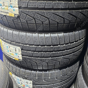 아우디A8 265/40R20 윈터타이어 이월 새상품