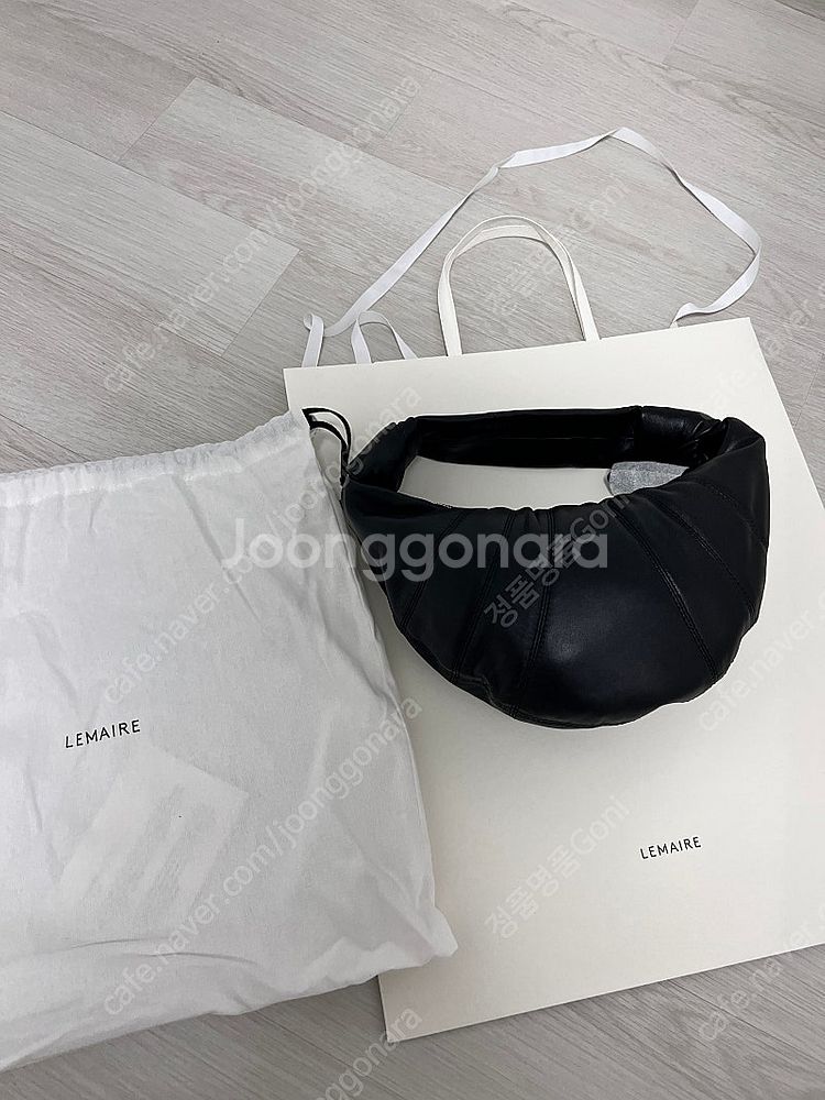 (새상품) 르메르 미니포춘 크루아상백 블랙--0