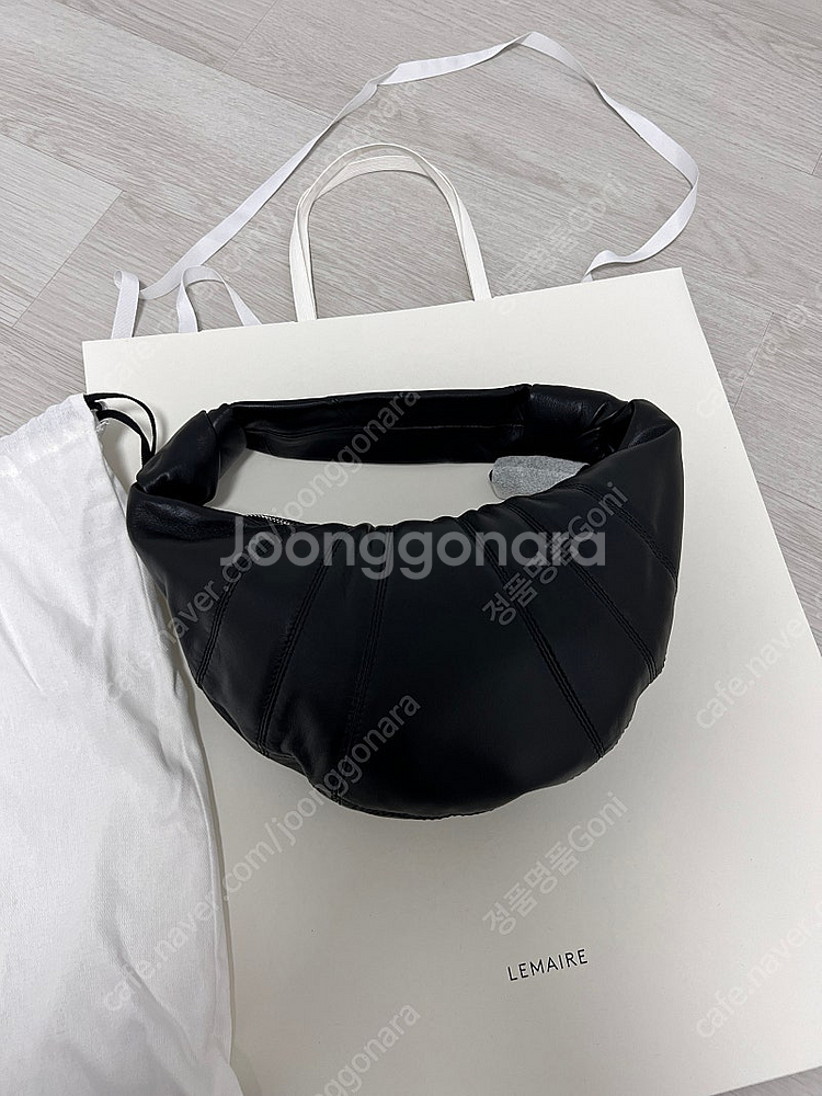 (새상품) 르메르 미니포춘 크루아상백 블랙--1