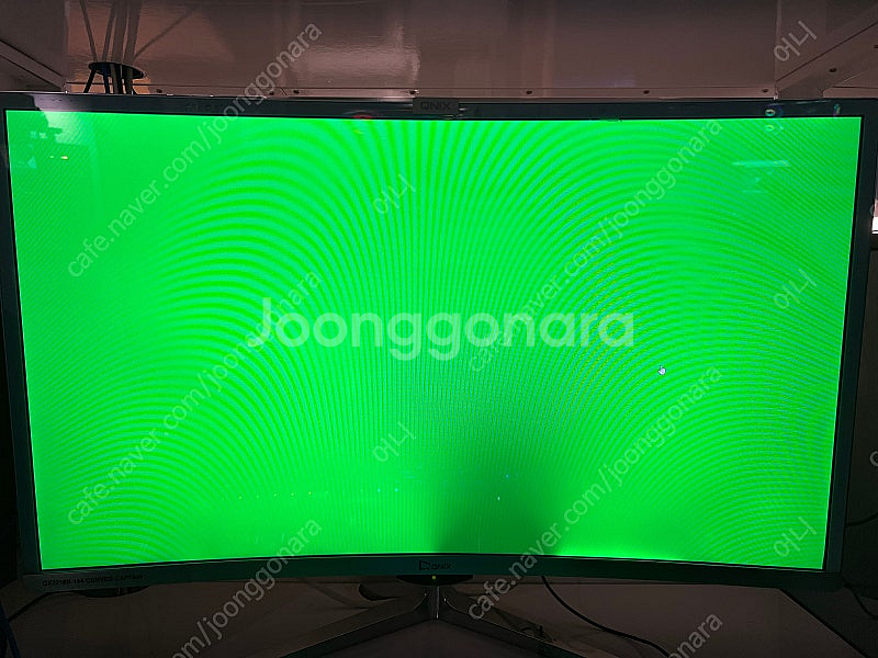 백라이트 고장모니터 큐닉스32인치 144hz 커브드 모...--0