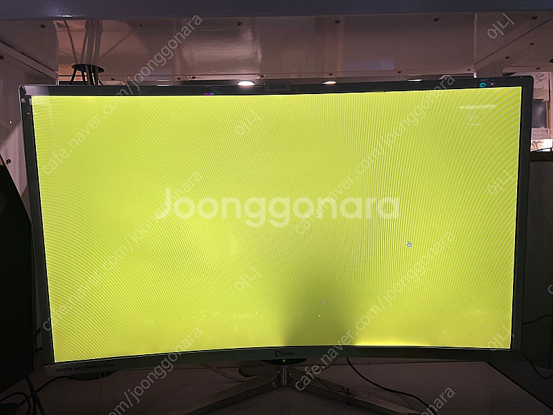 백라이트 고장모니터 큐닉스32인치 144hz 커브드 모...--2
