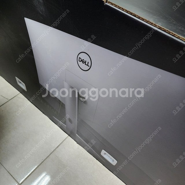 Dell U4320Q 모니터 구매합니다.--0