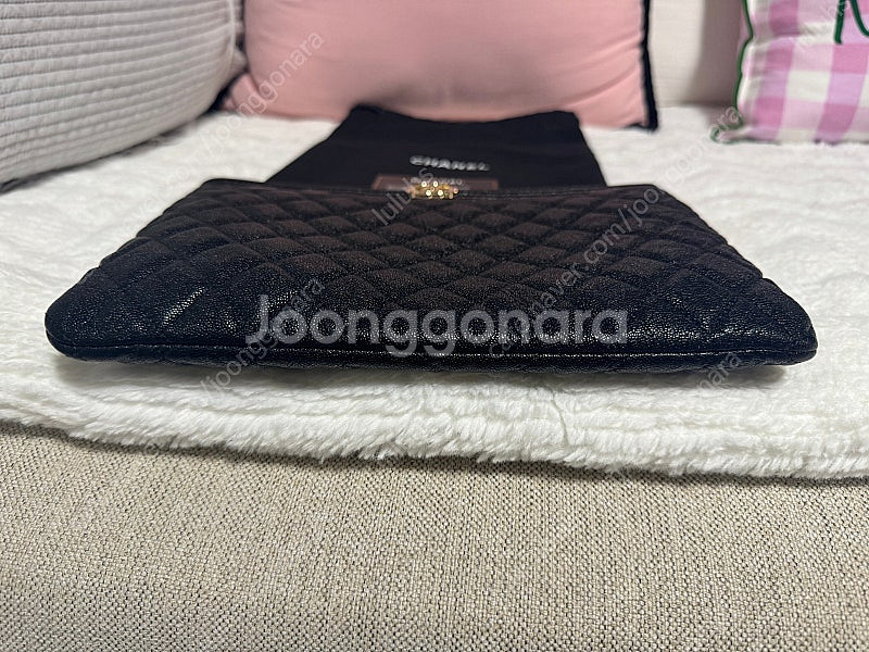 샤넬 파우치 (보이 골드 뉴미듐)--2