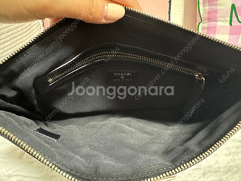 샤넬 파우치 (보이 골드 뉴미듐)--6