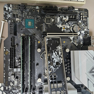 b460m 스틸레전드 + 삼성 ddr4 16g*2 + 써모랩 트리니티 화이트 led 쿨러