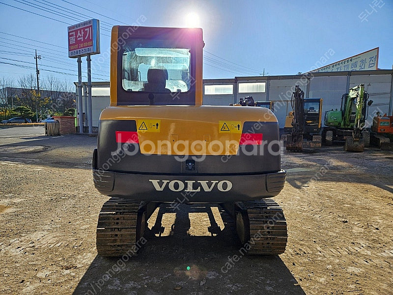 볼보 EC55 2005년식 신형엔진교체 집게 가동만오천 02 중고굴삭기--4