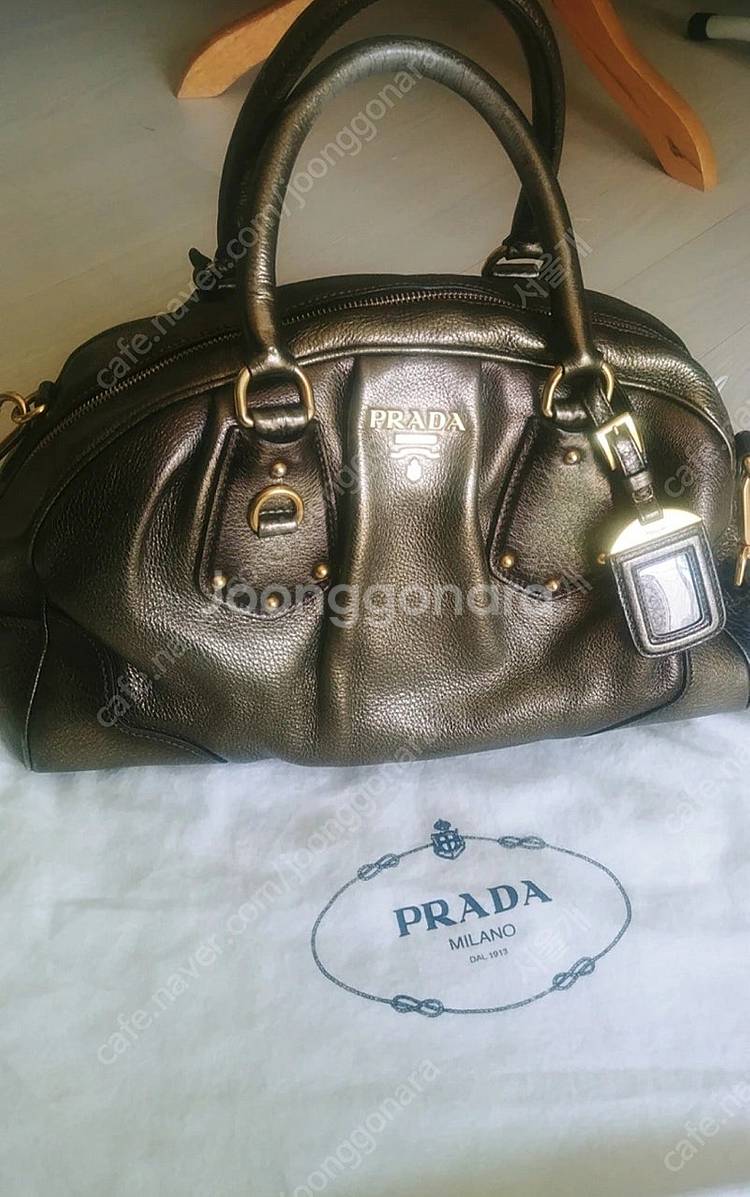 Prada 프라다 가죽 토트백 - 희귀 컬러--0