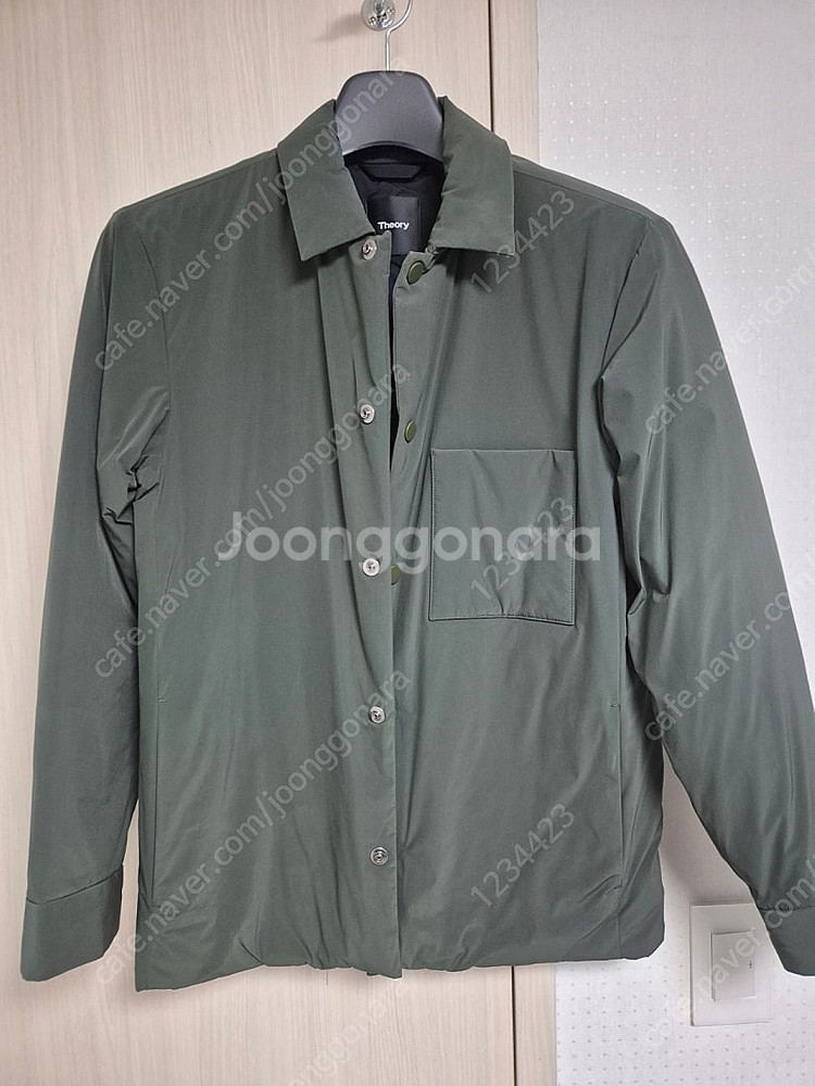 띠어리 20fw 페이퍼나일론 워커 패딩 s(카키)--0