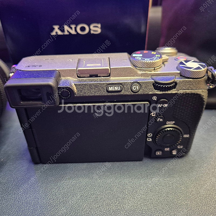 a7c2 실버 sel2070g 팝니다--0
