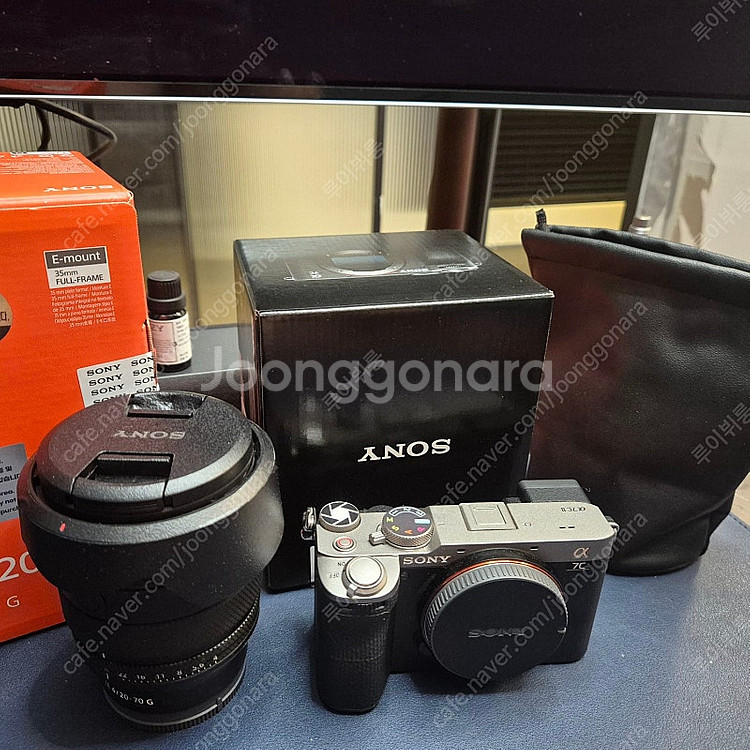 a7c2 실버 sel2070g 팝니다--3