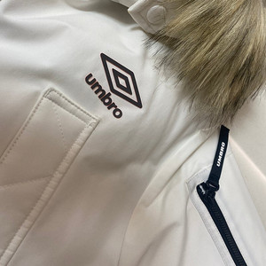 엄브로 패딩