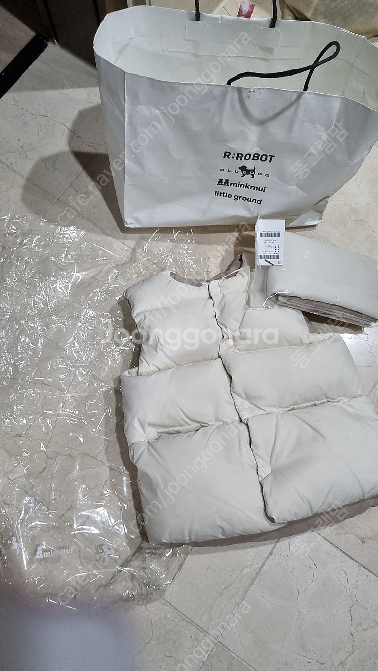 (새상품)밍크뮤 패딩조끼+목도리--1