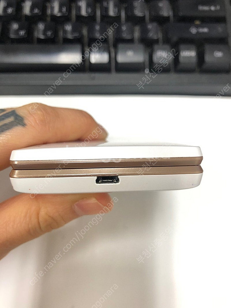 183664 SK 와인스마트 폴더폰 화이트 A급 4GB...--5