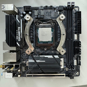 i7 8700K + 기가바이트 Z370N wifi + 지스킬 32gb ddr4 + 녹투아 로우파일 쿨러