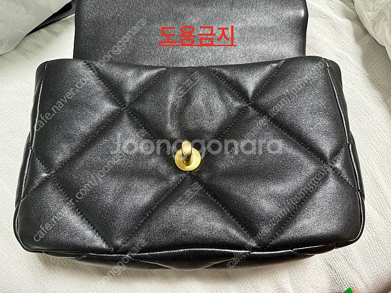 정품 샤넬 19백 미듐 블랙 램스킨 금장 26센티--3