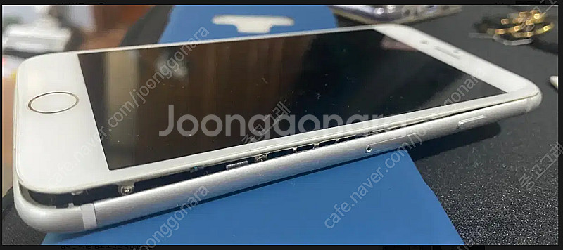 아이폰8 64g 화이트 부품용 판매.--1