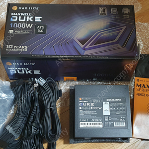 맥스엘리트 MAXWELL DUKE 1000W 80PLUS플래티넘 풀모듈러 ATX3.0 중고팝니다.