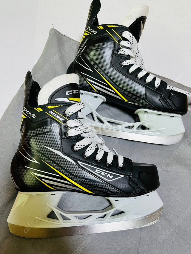 CCM 하키 스케이트 22.5cm--0