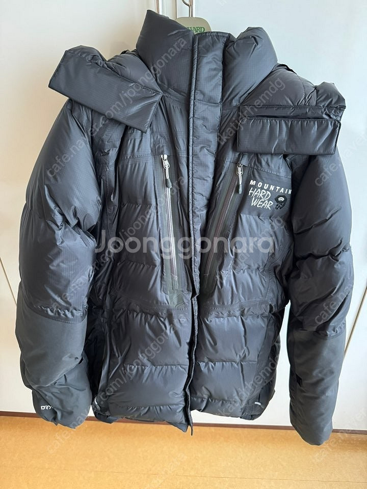 마운틴하드웨어 앱솔 패딩 팝니다.--0