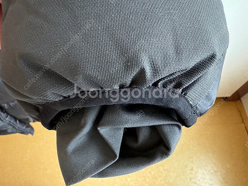 마운틴하드웨어 앱솔 패딩 팝니다.--3