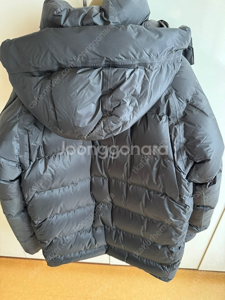 마운틴하드웨어 앱솔 패딩 팝니다.--5