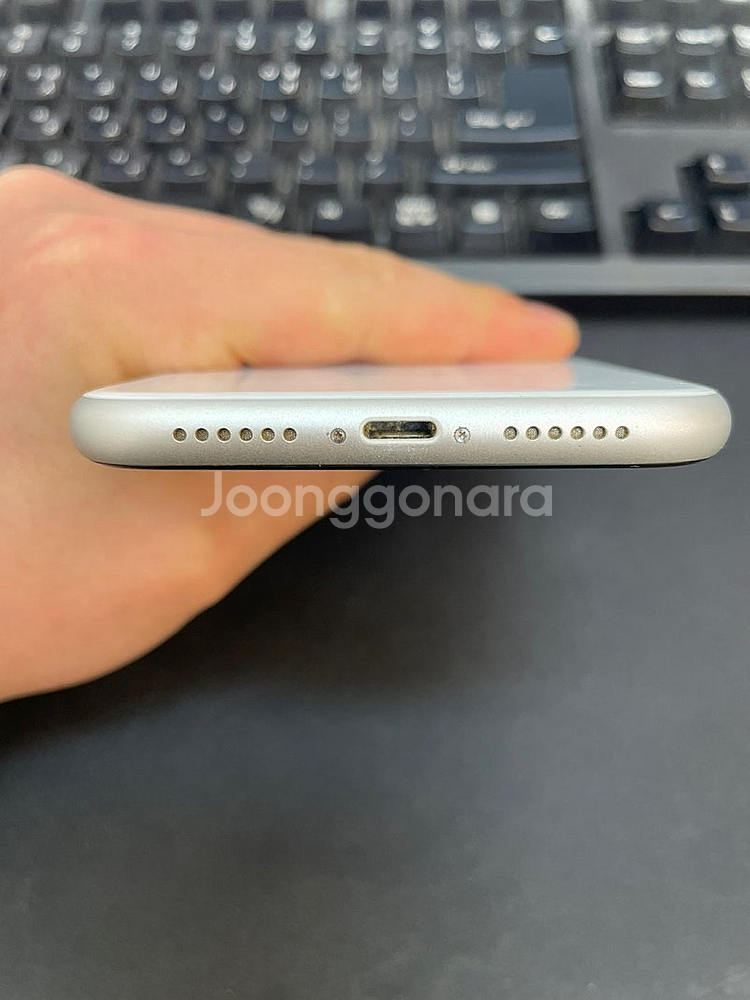 아이폰XR 화이트 128GB 가성비좋은 중고19만 팝니...--5