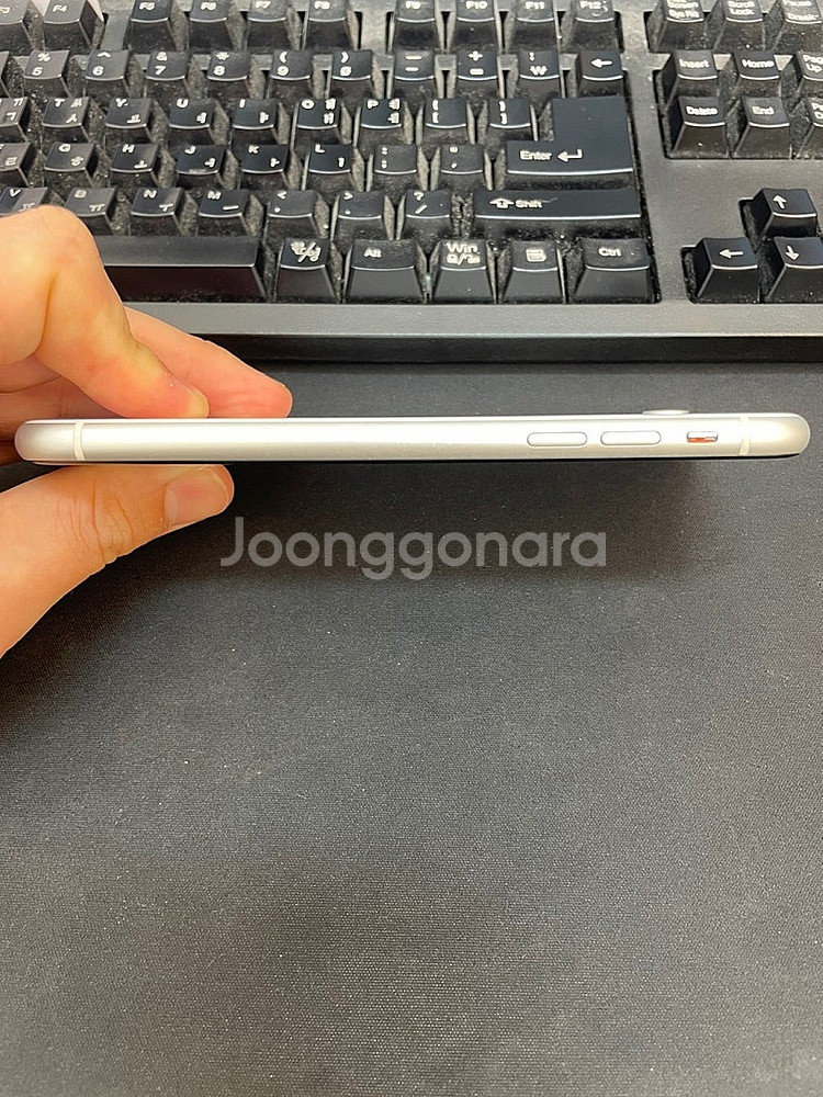 아이폰XR 화이트 128GB 가성비좋은 중고19만 팝니...--6