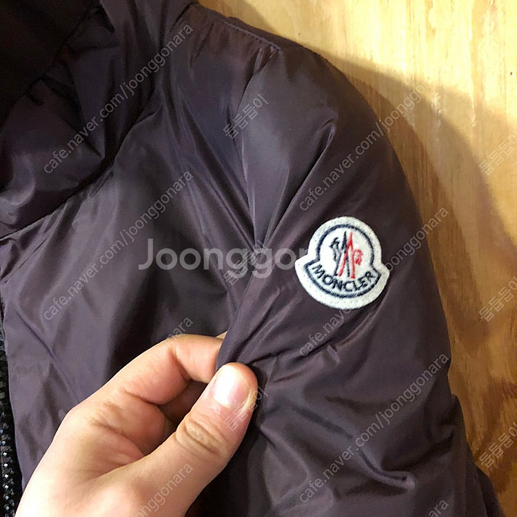 몽클레어 여자 롱패딩 정품 팝니다.--0