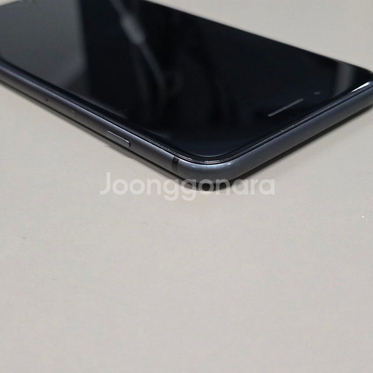 아이폰 8플러스 블랙 64기가 미파손 기능정상 상태좋은폰 14만에판매합니다--7