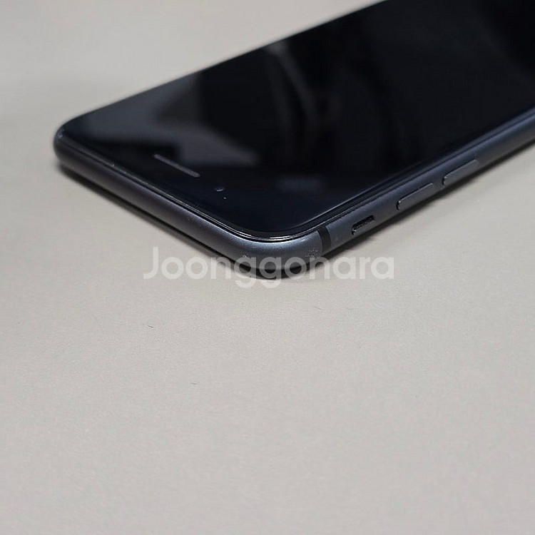 아이폰 8플러스 블랙 64기가 미파손 기능정상 상태좋은폰 14만에판매합니다--8