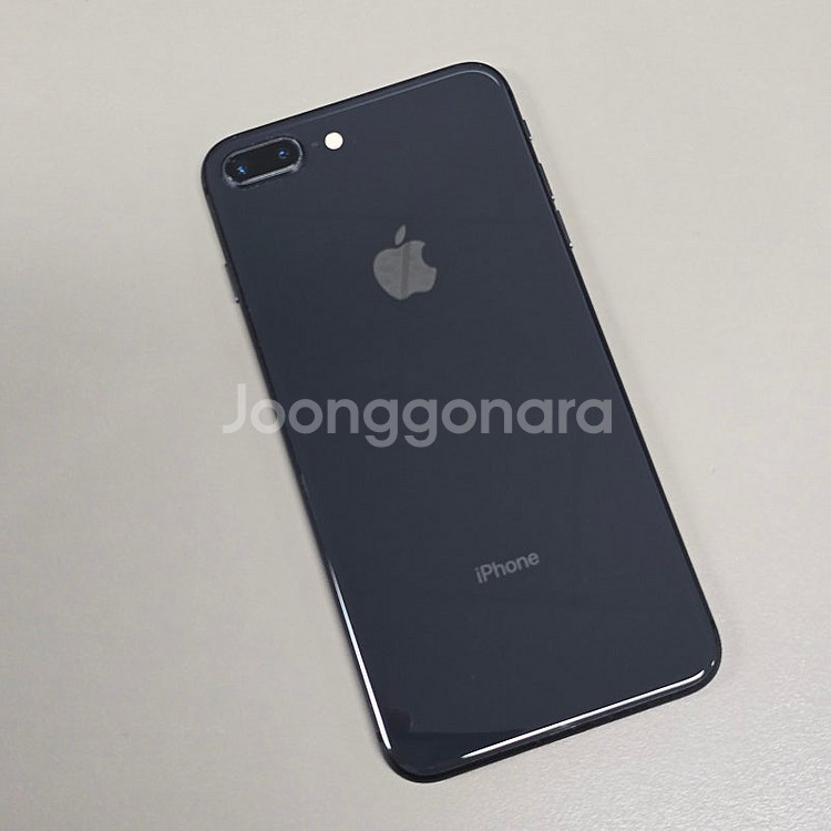 아이폰 8플러스 블랙 64기가 미파손 기능정상 상태좋은폰 14만에판매합니다--0