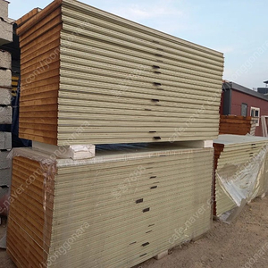 (판매)우레탄판넬 샌드위치판넬 벽채판넬 지붕판넬 조립식창고