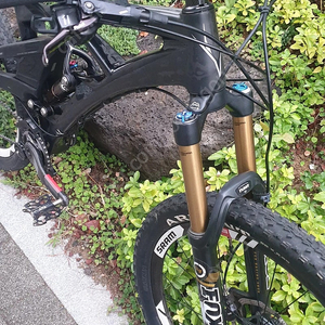 화이트 풀카본풀샥 mtb 자전거