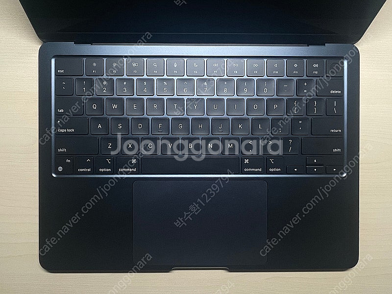 맥북에어 m2 영문판 미드나이트 8g/512gb 배터리...--0