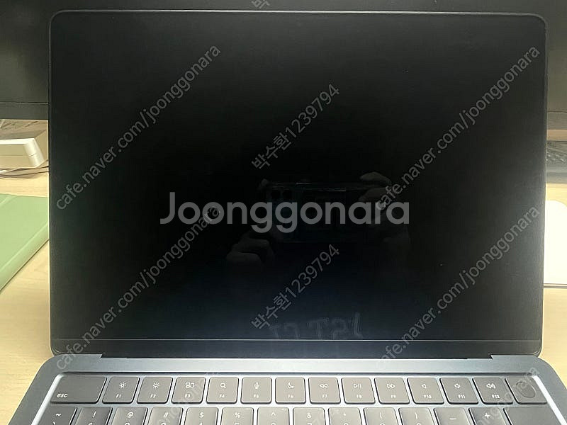 맥북에어 m2 영문판 미드나이트 8g/512gb 배터리...--3